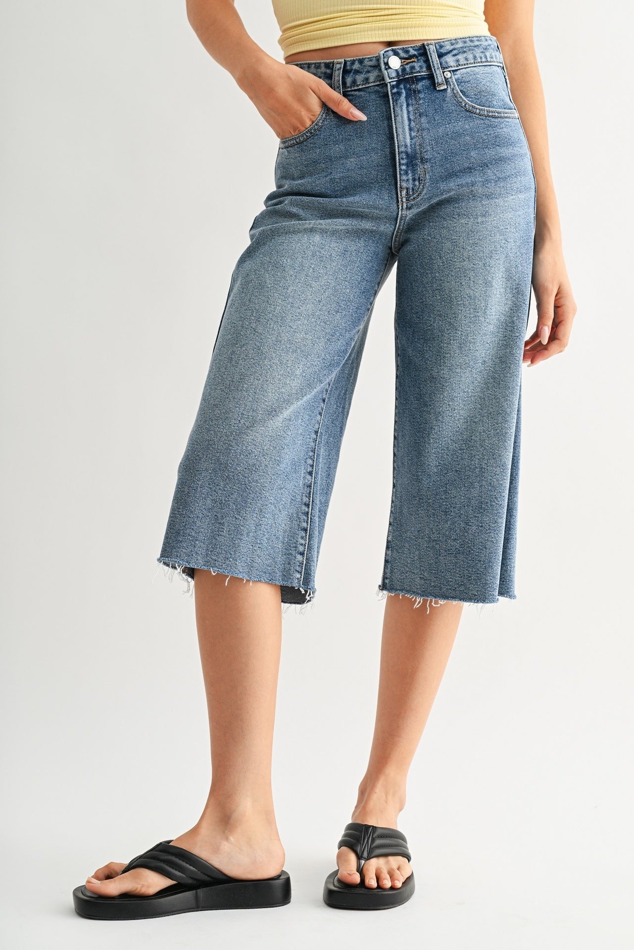 Jeans Scissor Cut Capri