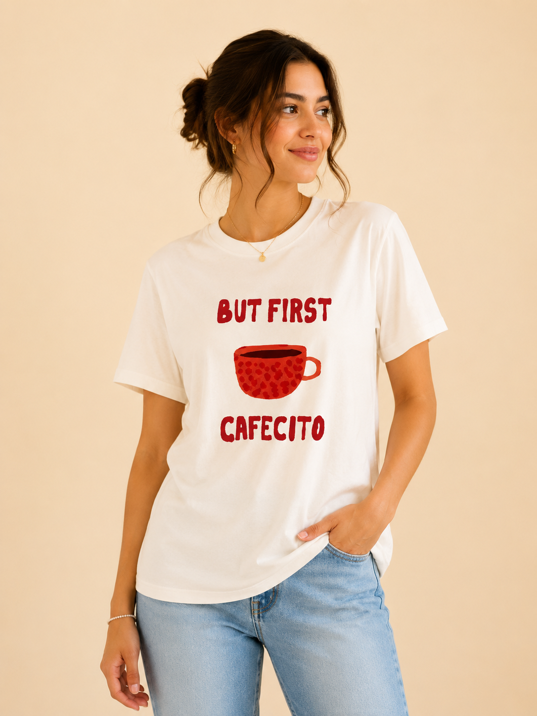 Camiseta But Firts Cafecito