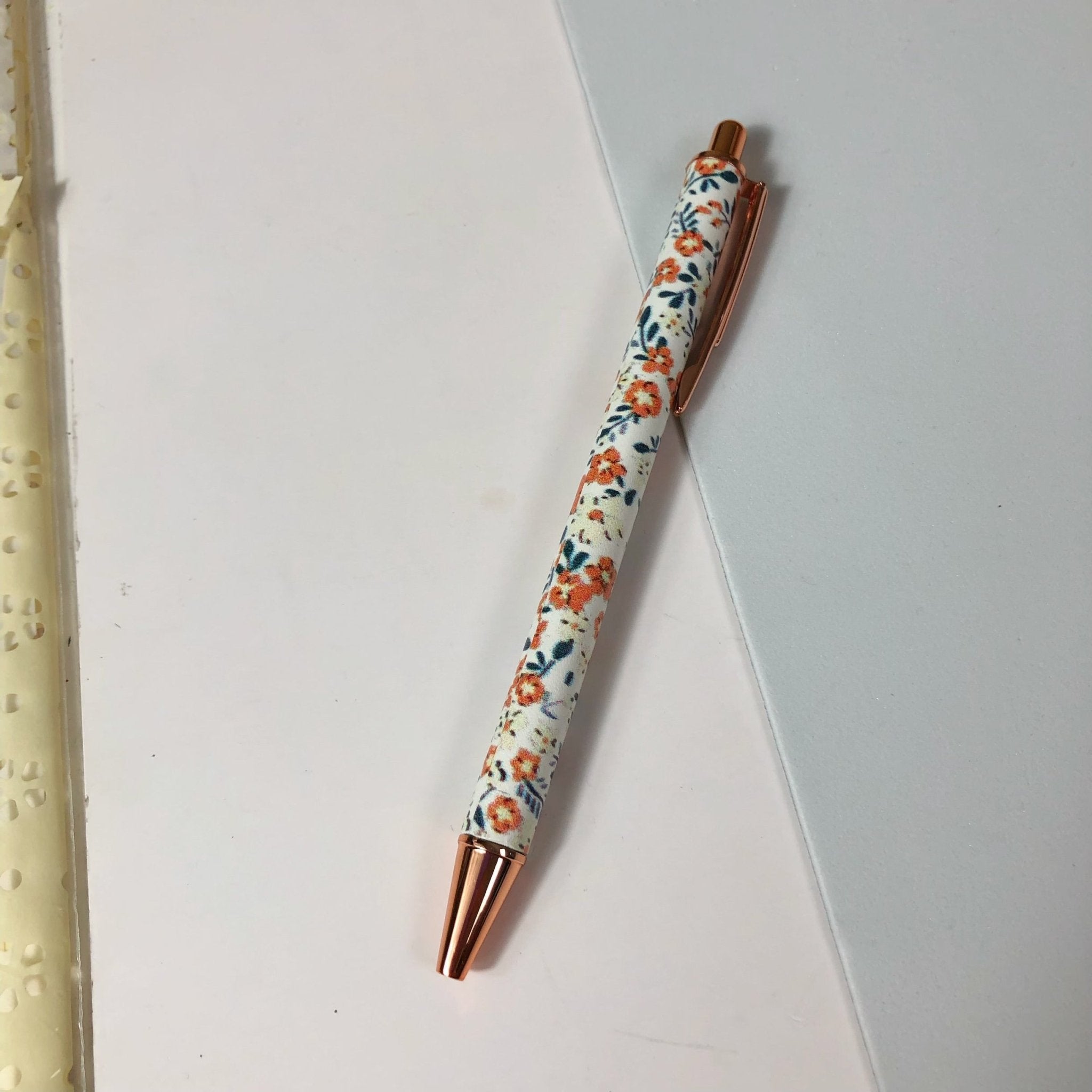 Pluma Floral - Color Platino