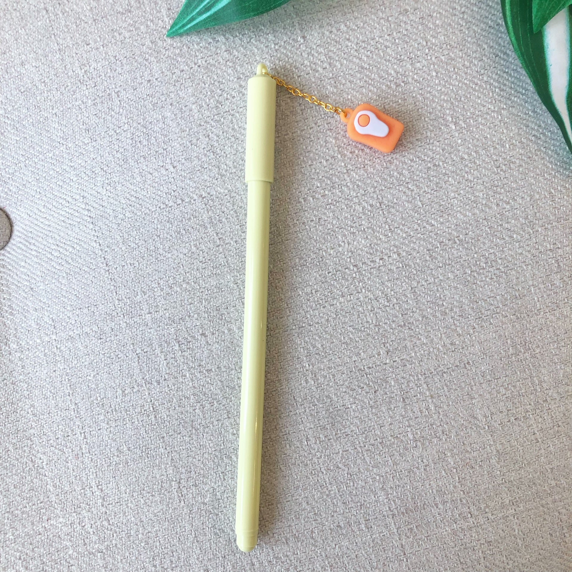 Plumas Charm - Color Platino