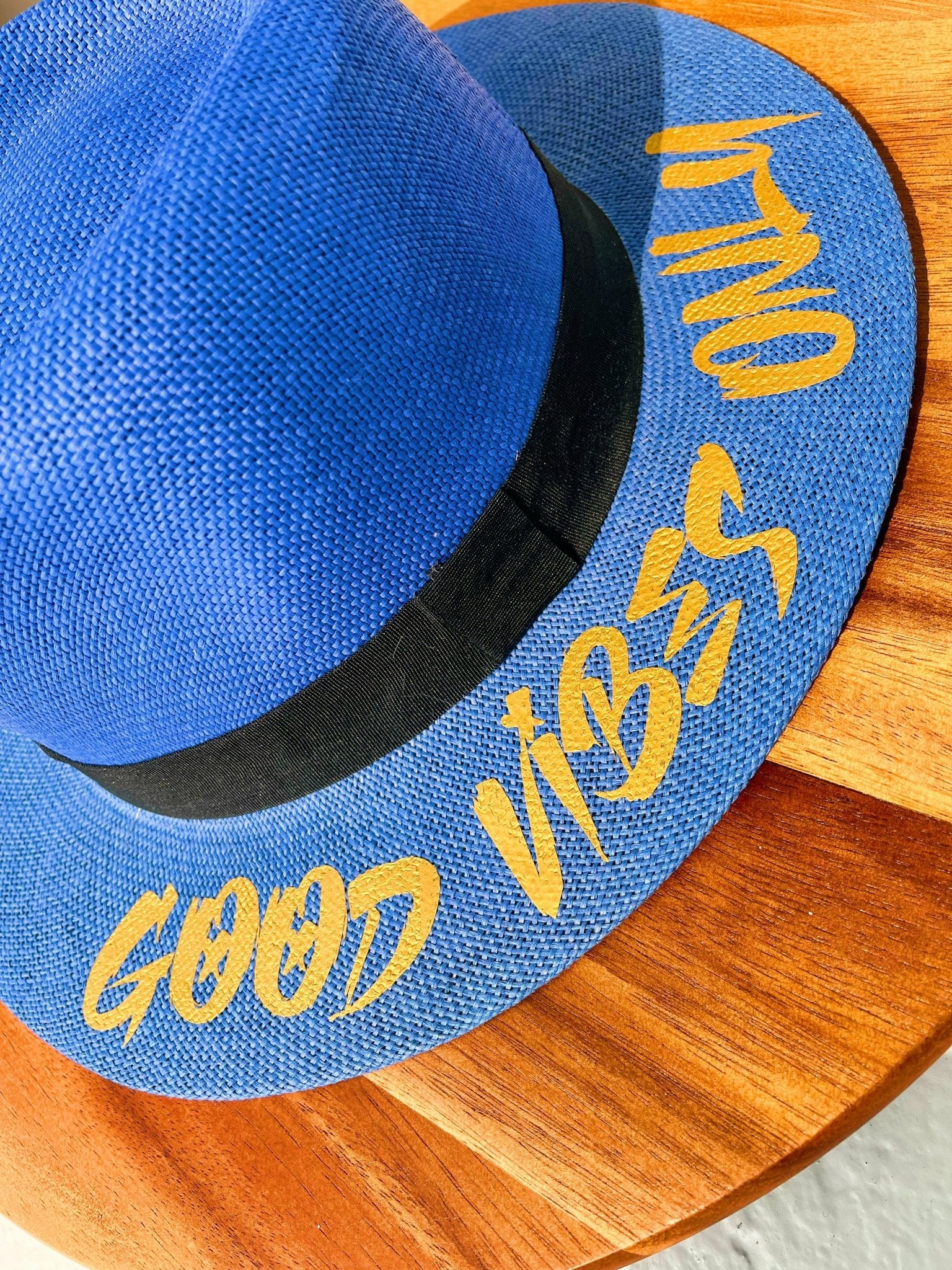 Sombrero Allie azul - Color Platino